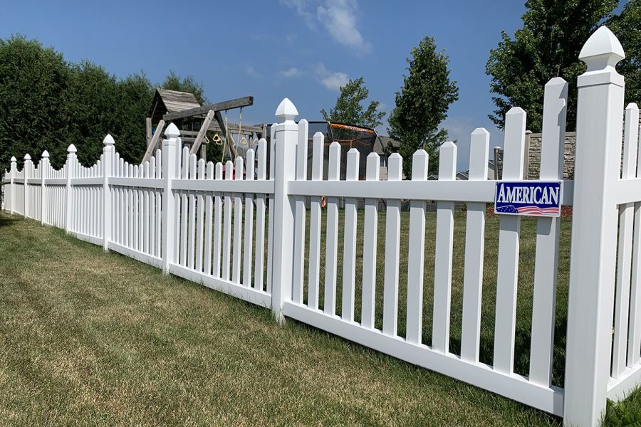 white_vinyl_fence